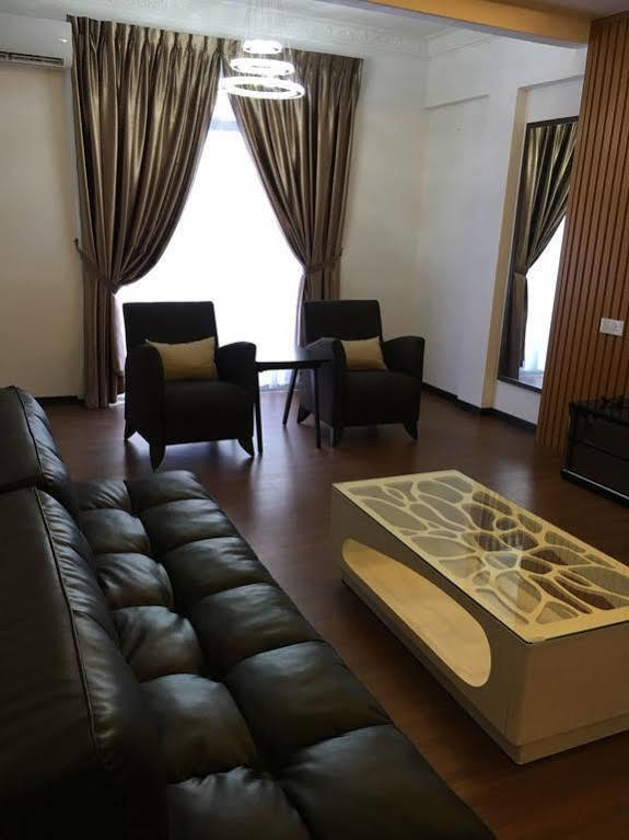 Midcity Service Suite Малакка Экстерьер фото